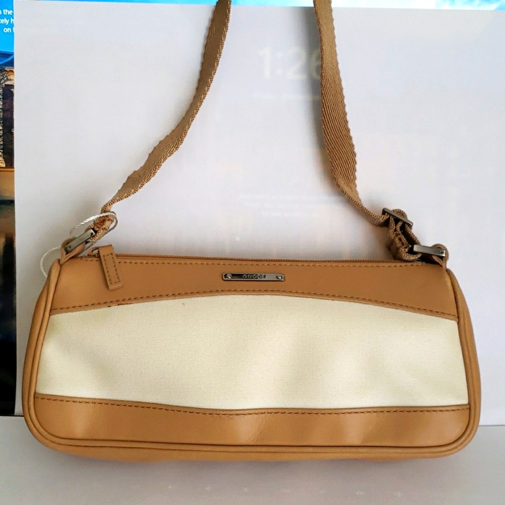 Gucci Canvas/Calfskin Leather Baguette in Cream and Beige